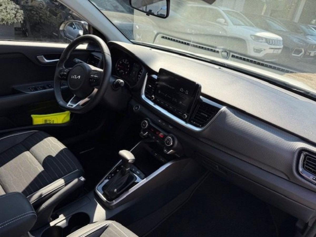 Kia Stonic 1.0 T-GDi 120 CV MHEV DCT GT Line (9)