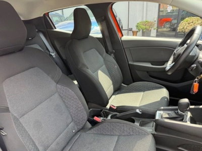 Renault Clio Full Hybrid E-Tech 145 CV 5 porte Equilibre (8)