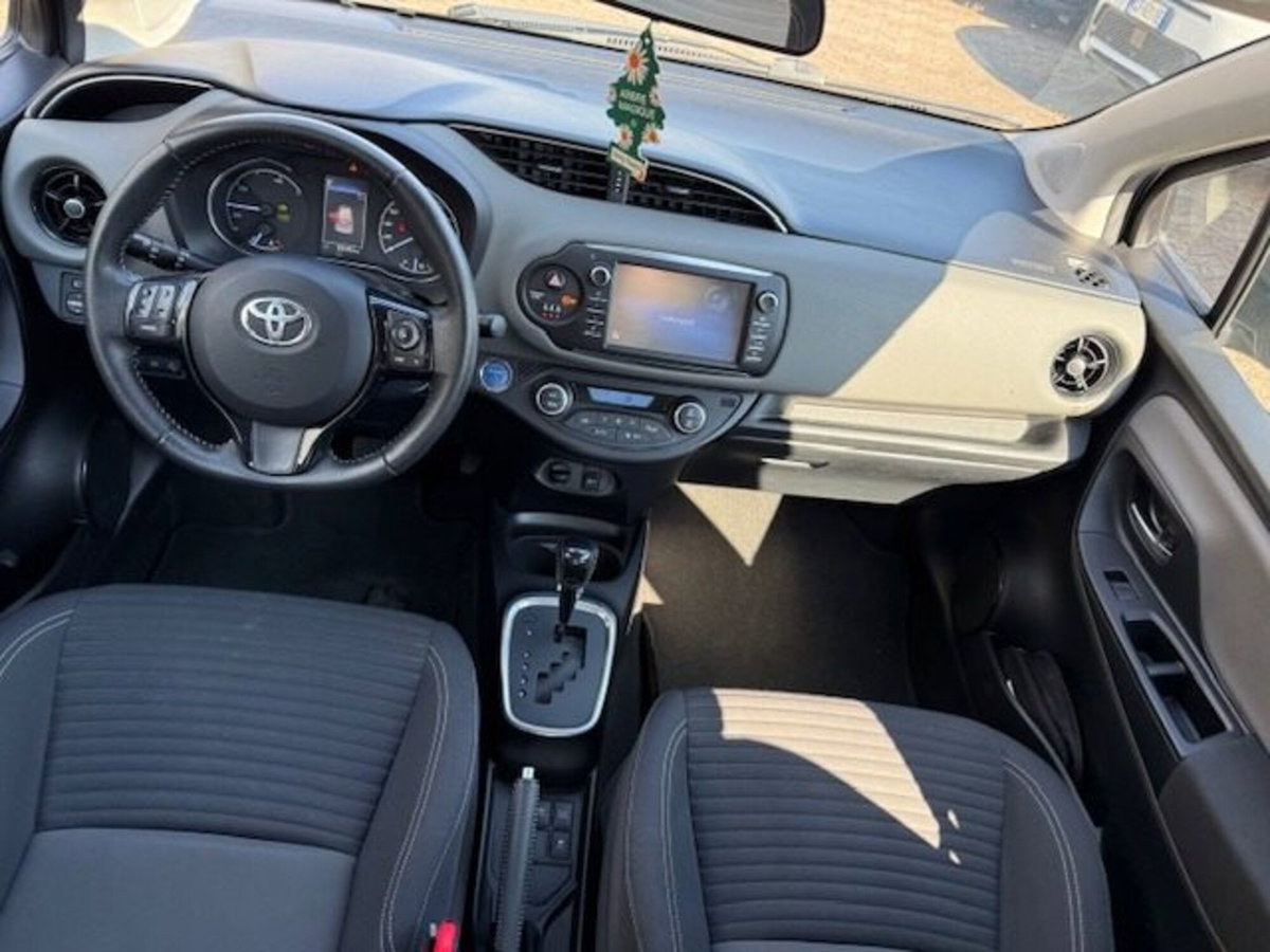 Toyota Yaris 1.5 Hybrid 5 porte Energy (5)
