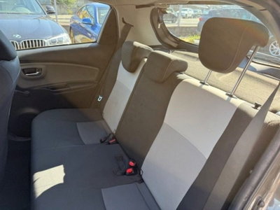 Toyota Yaris 1.5 Hybrid 5 porte Energy (6)