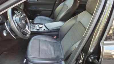 Alfa Romeo Giulia 2.2 Turbodiesel 180 CV AT8 Eco Business (8)