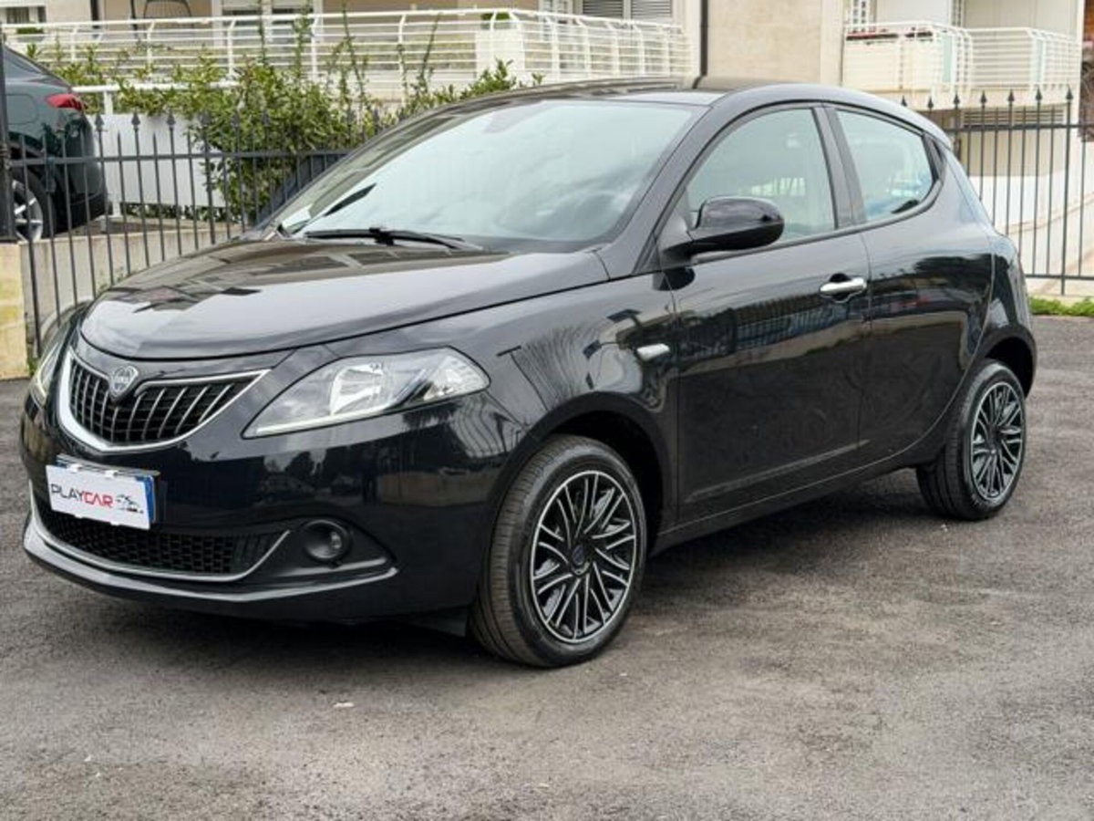 Lancia Ypsilon 1.0 FireFly 5 porte S&S Hybrid Gold Plus (13)