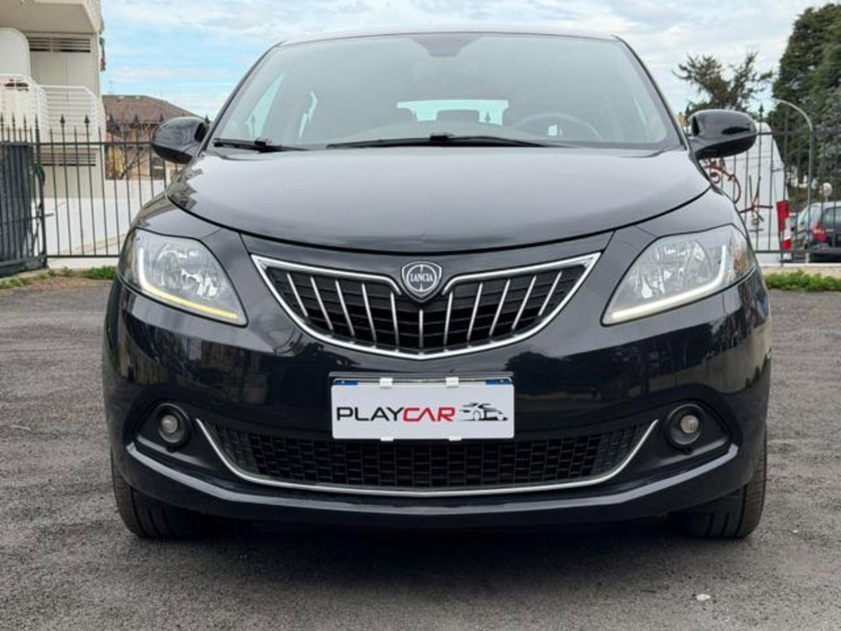 Lancia Ypsilon 1.0 FireFly 5 porte S&S Hybrid Gold Plus (2)