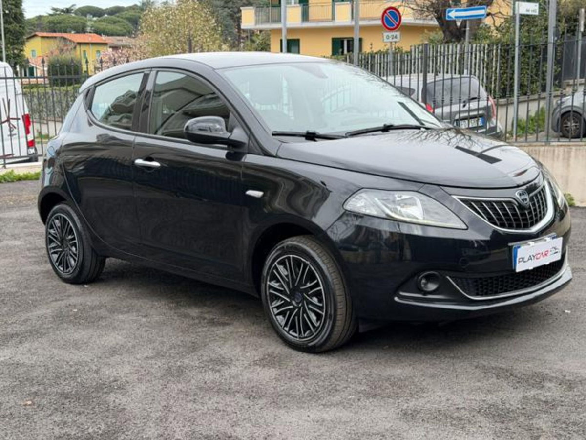 Lancia Ypsilon 1.0 FireFly 5 porte S&S Hybrid Gold Plus (3)