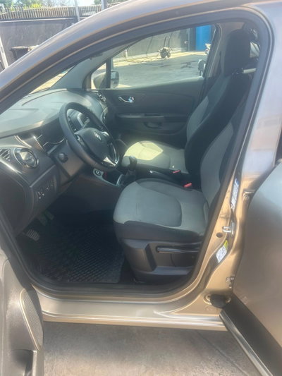 Renault Captur 1.5 dCi 8V 90 CV EDC Energy R-Link (10)