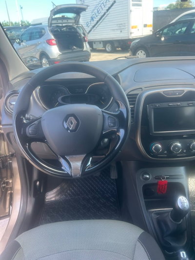 Renault Captur 1.5 dCi 8V 90 CV EDC Energy R-Link (13)