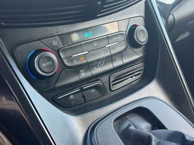 Ford Kuga 2.0 TDCI 150 CV S&S 4WD Powershift Vignale (18)