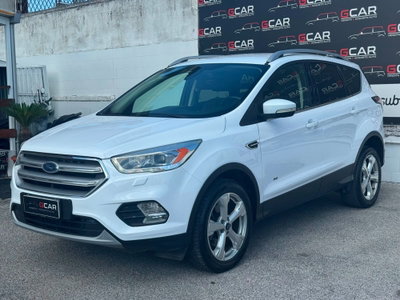 Ford Kuga 2.0 TDCI 150 CV S&S 4WD Powershift Vignale (4)