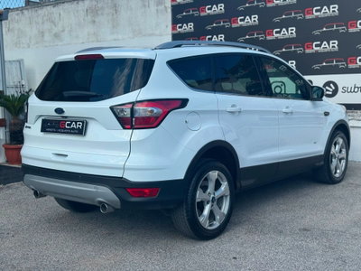 Ford Kuga 2.0 TDCI 150 CV S&S 4WD Powershift Vignale (7)