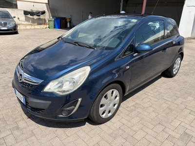 Opel Corsa 1.2 3 porte Elective usata