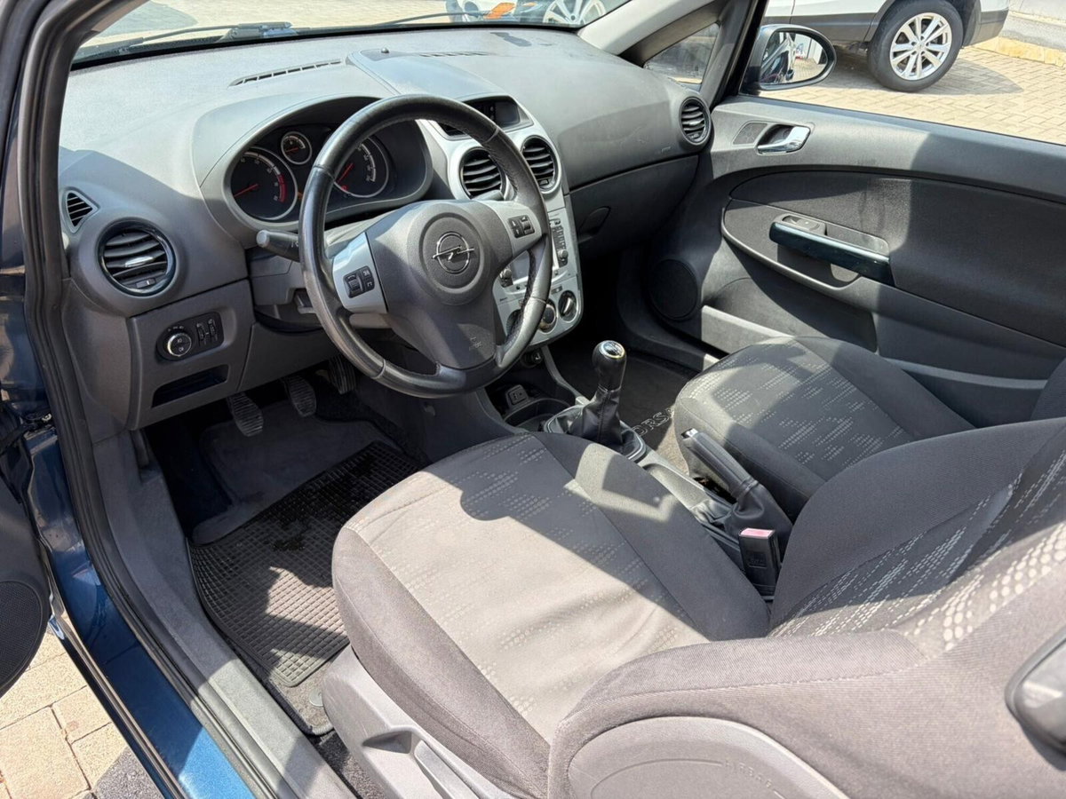 Opel Corsa 1.2 3 porte Elective (5)