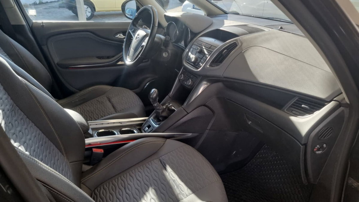 Opel Zafira Tourer 2.0 CDTi 130CV Elective (7)