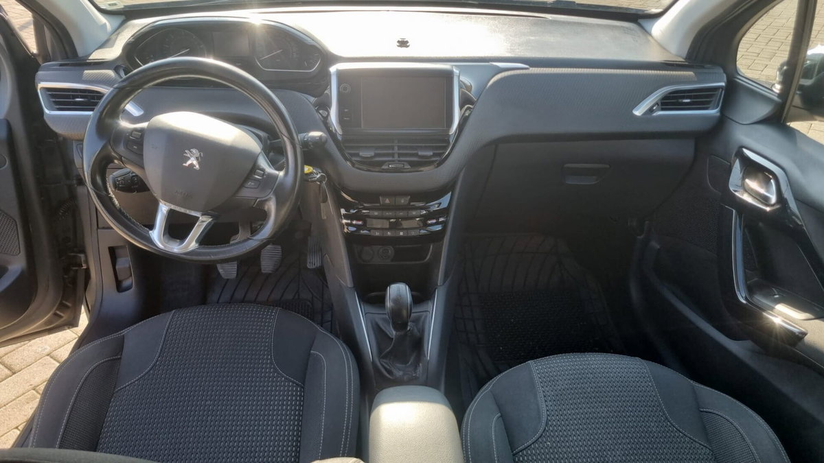 Peugeot 208 75 5 porte Active (6)
