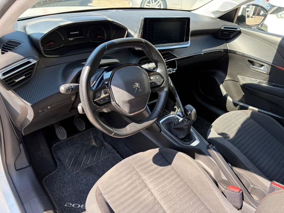 Peugeot 208 PureTech 75 Stop&Start 5 porte Active (5)