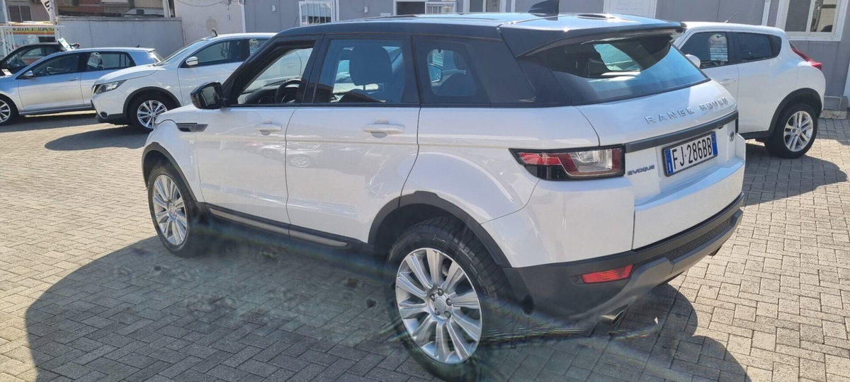 Land Rover Range Rover Evoque 2.0 TD4 150 CV 5p. Pure (4)