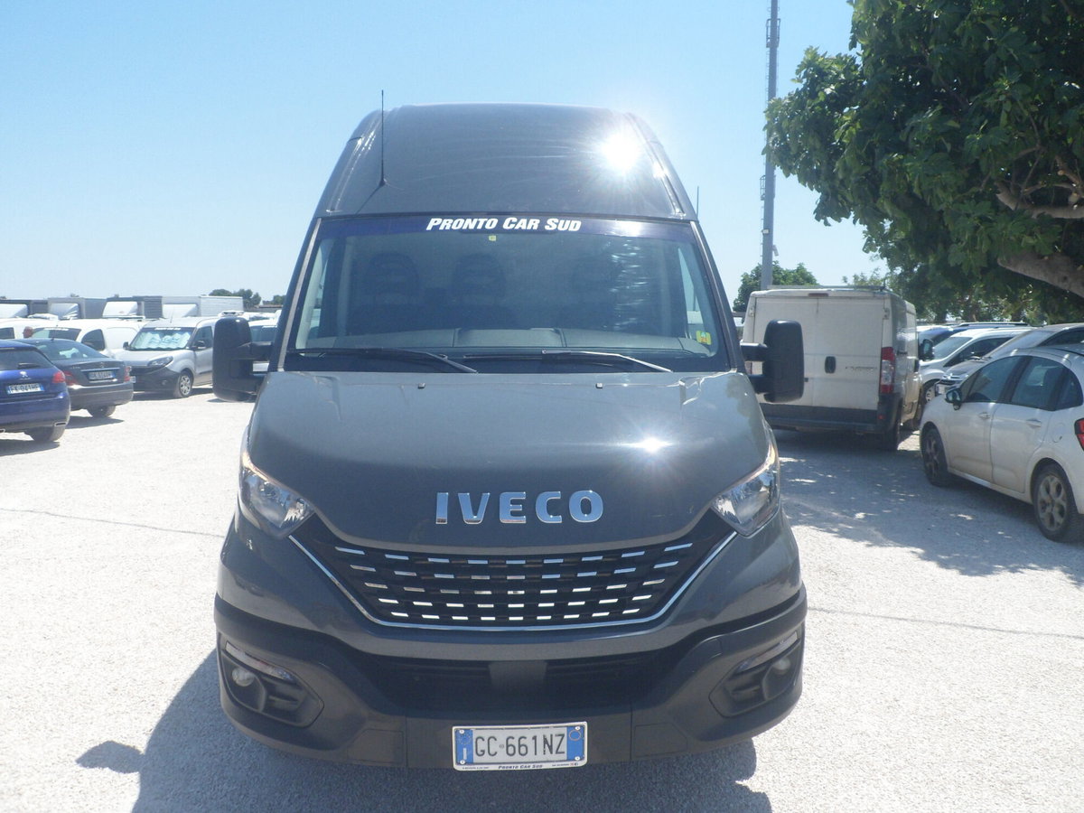 Iveco Daily Telaio 35C18 BTor 3.0 HPT PLM-RG Cabinato (2)