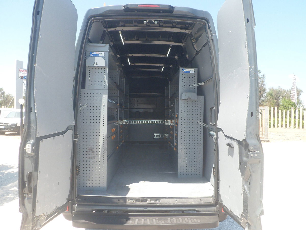 Iveco Daily Telaio 35C18 BTor 3.0 HPT PLM-RG Cabinato (9)