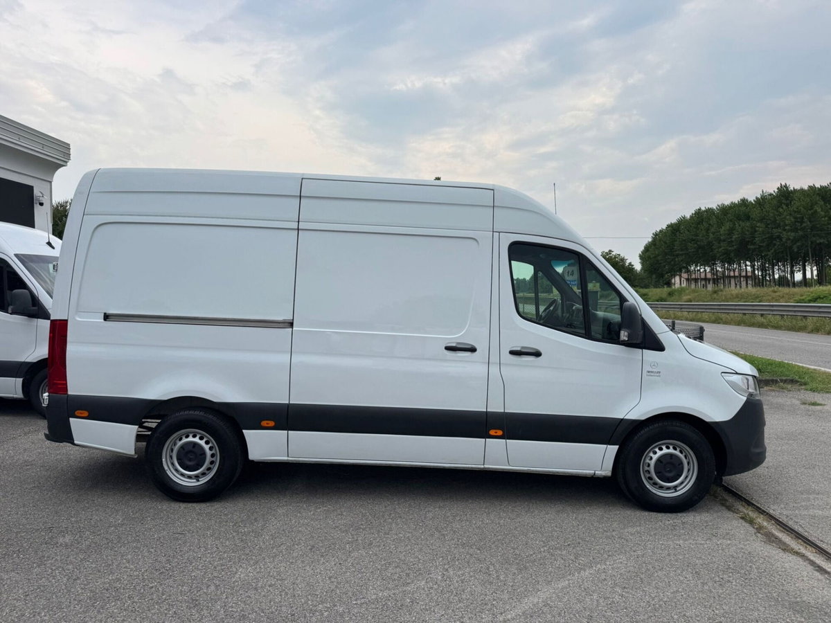 Mercedes-Benz Sprinter F37/35 311 CDI RWD TA Furgone (3)