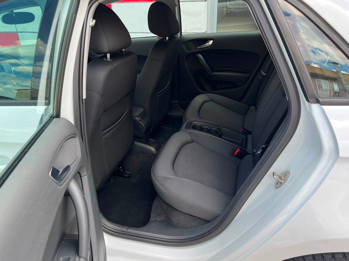 Audi A1 Sportback 1.2 TFSI Attraction (12)