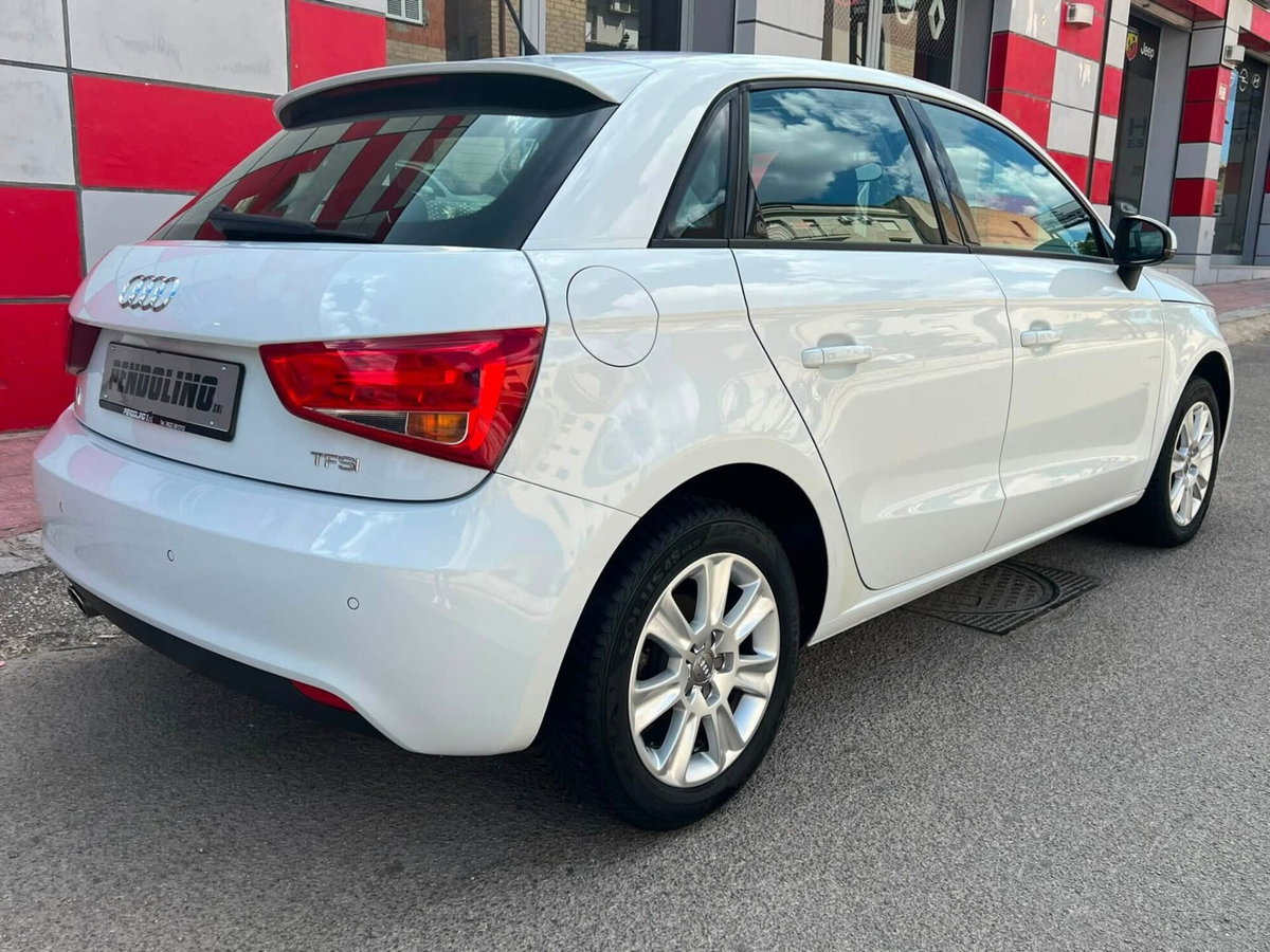 Audi A1 Sportback 1.2 TFSI Attraction (4)