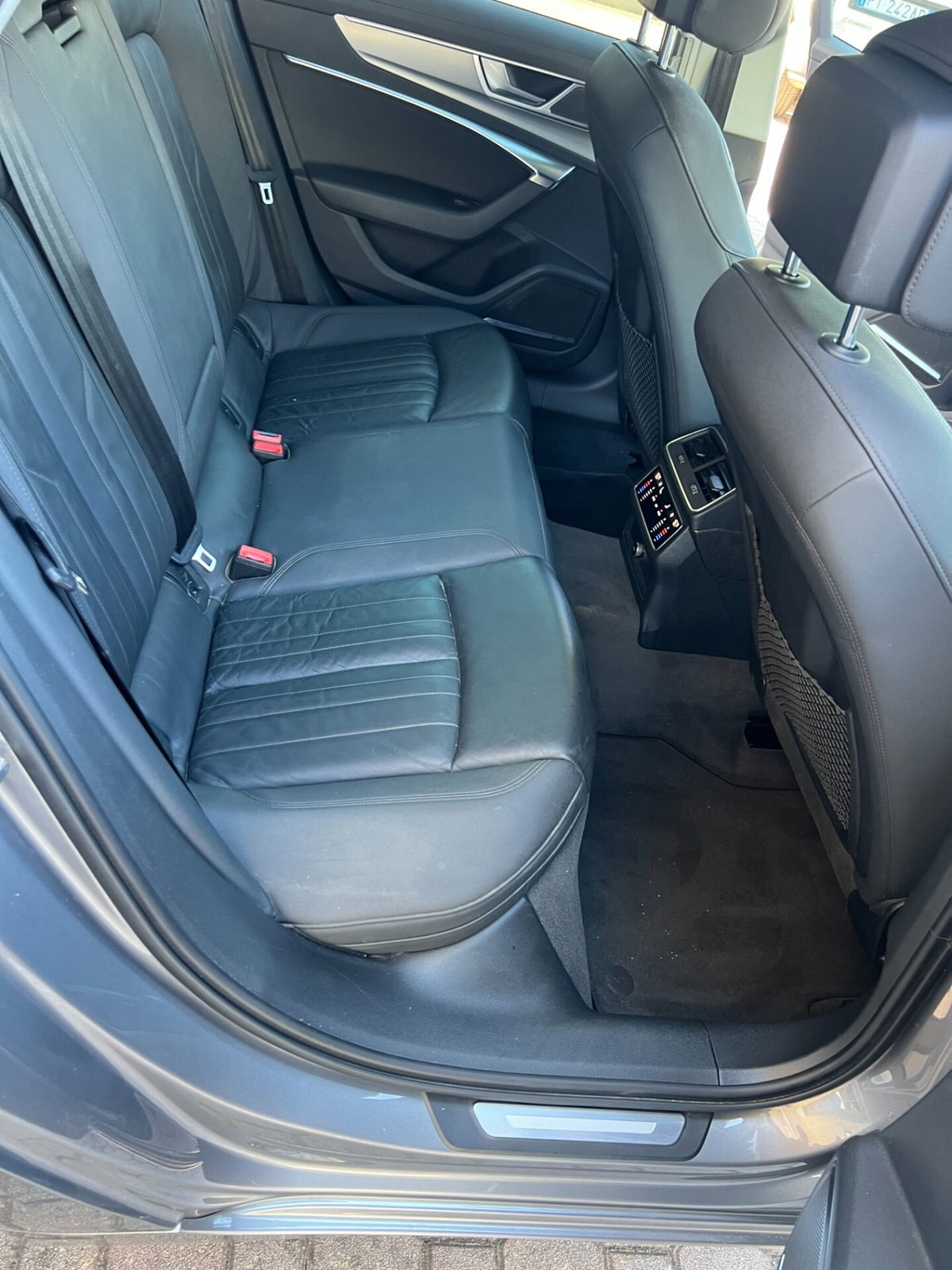 Audi A6 Avant 40 2.0 TDI quattro ultra S tronic Design (10)
