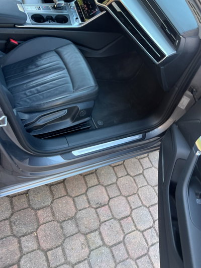 Audi A6 Avant 40 2.0 TDI quattro ultra S tronic Design (13)