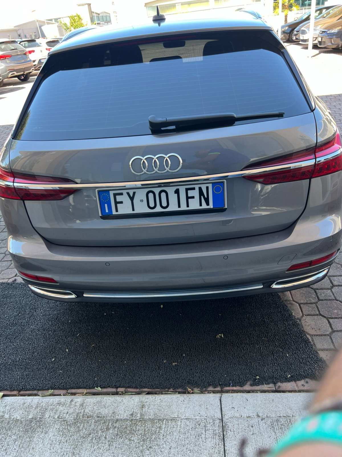 Audi A6 Avant 40 2.0 TDI quattro ultra S tronic Design (4)