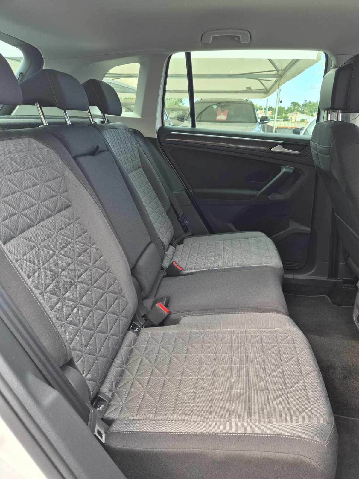 Volkswagen Tiguan 2.0 TDI SCR Life (12)