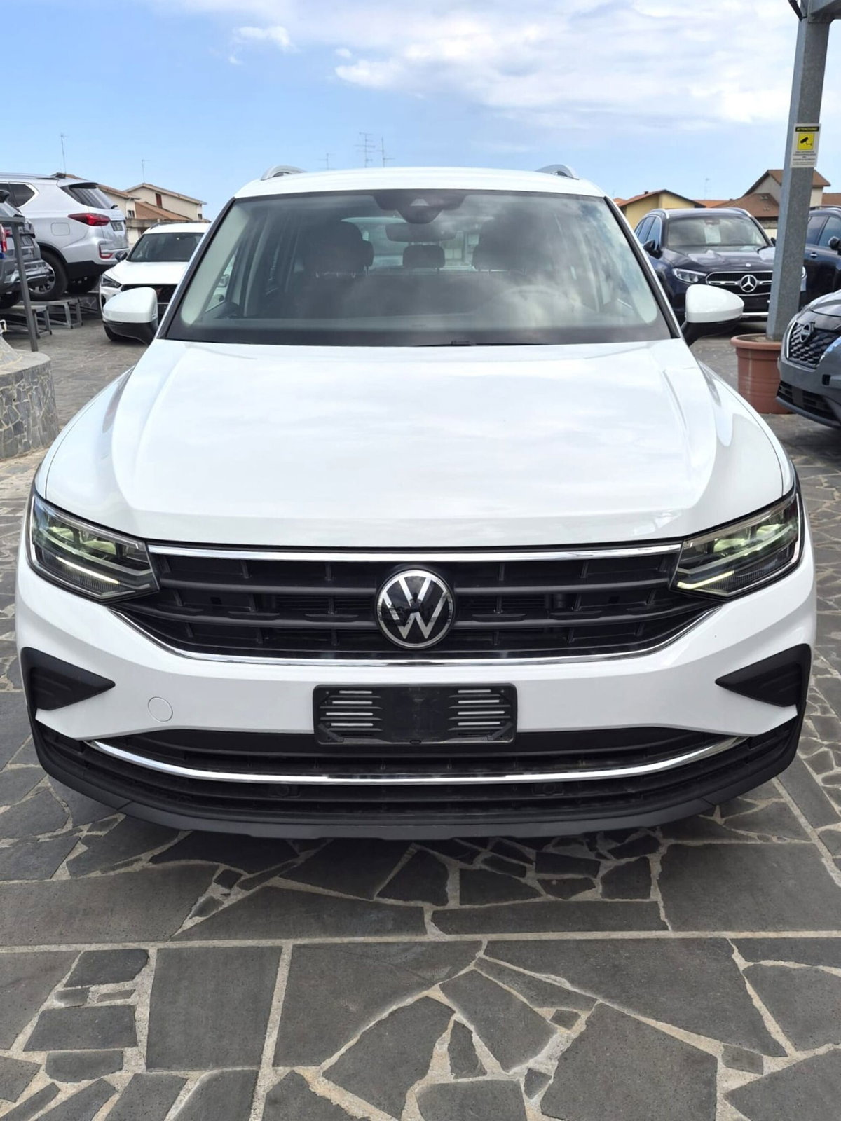 Volkswagen Tiguan 2.0 TDI SCR Life (2)