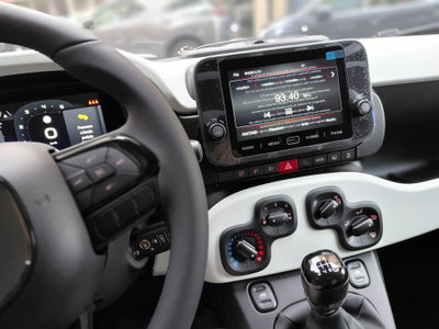 Fiat Panda 1.0 FireFly S&S Hybrid City Cross (7)