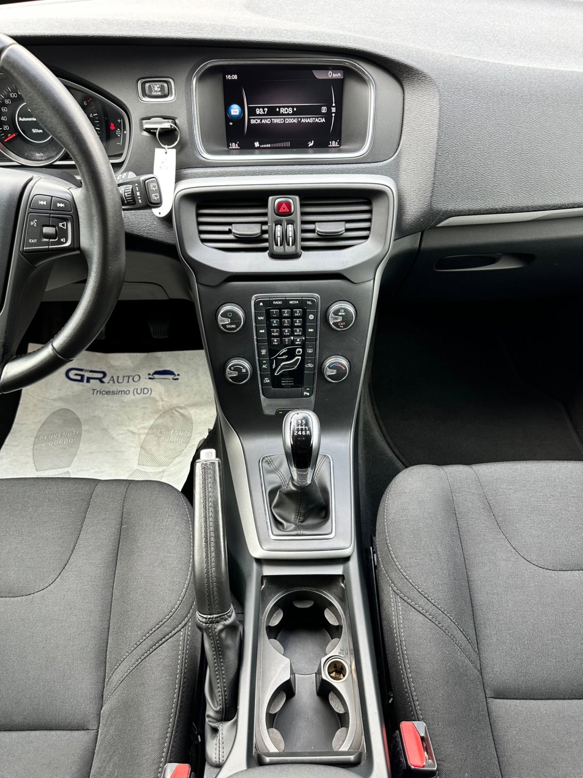 Volvo V40 D2 'eco' Kinetic (14)