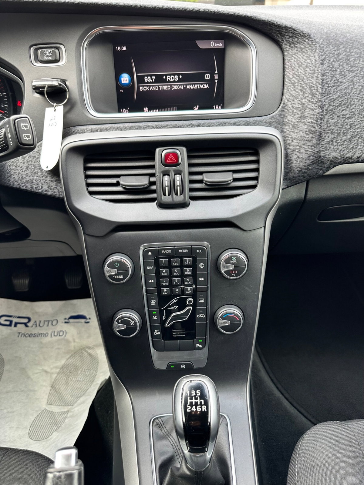 Volvo V40 D2 'eco' Kinetic (15)