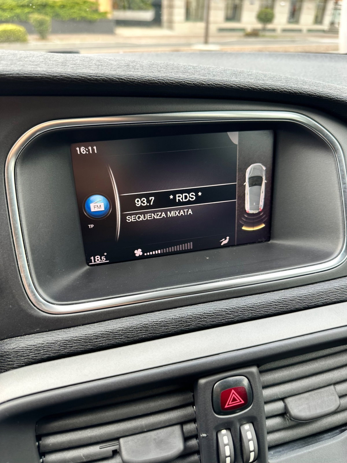 Volvo V40 D2 'eco' Kinetic (18)
