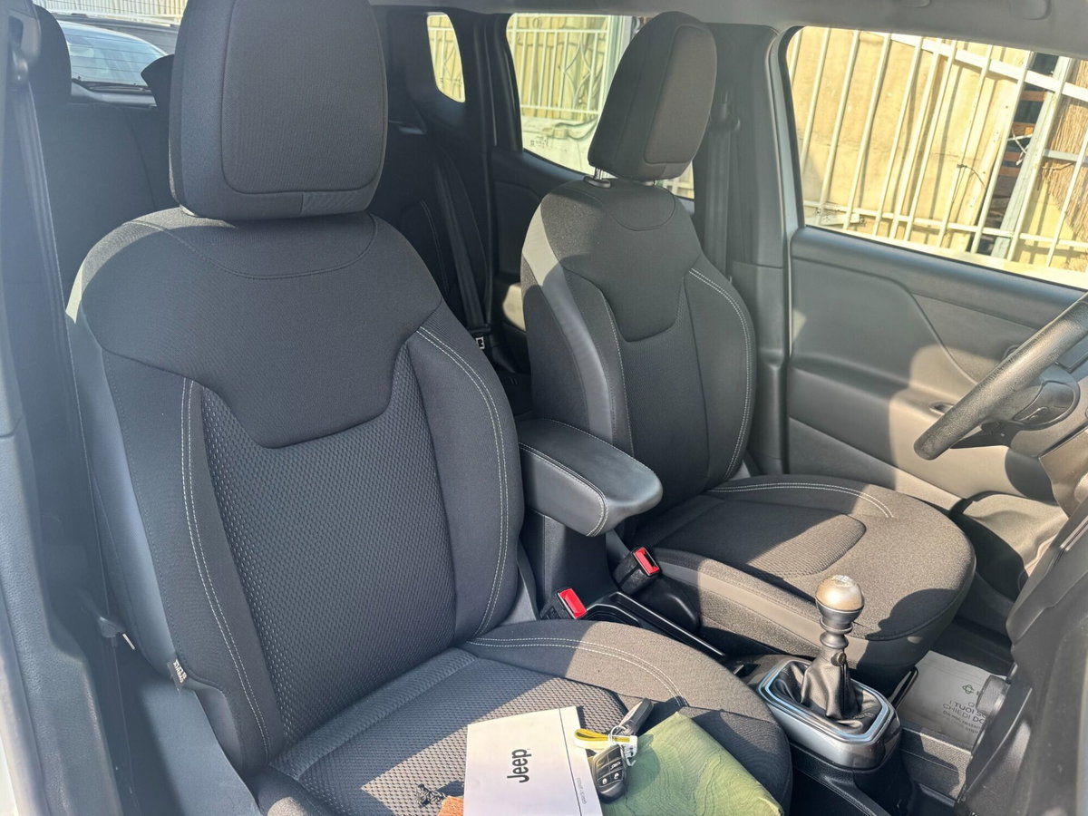 Jeep Renegade 1.6 Mjt 120 CV Limited (17)