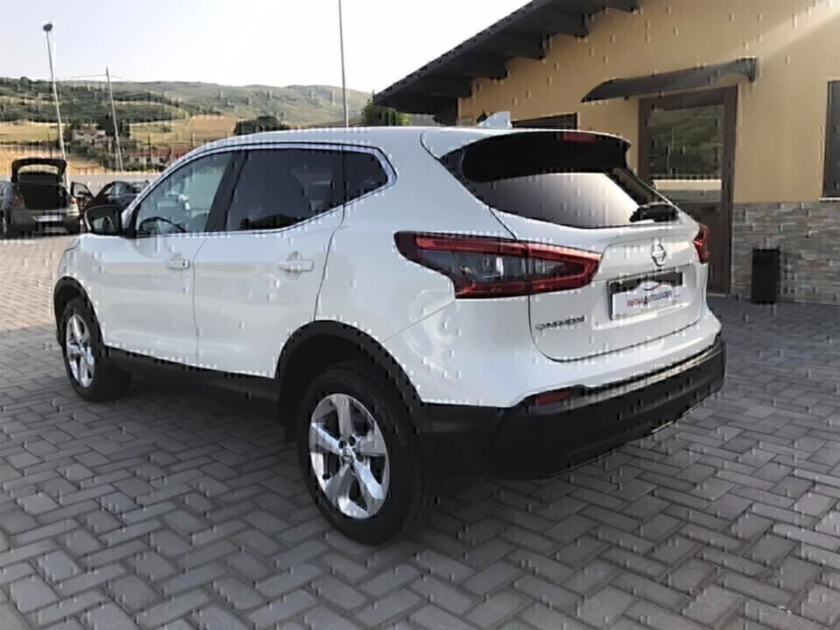 Nissan Qashqai 1.6 dCi 4WD Business (3)