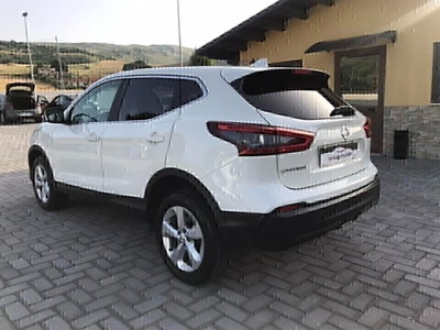 Nissan Qashqai 1.6 dCi 4WD Business (3)