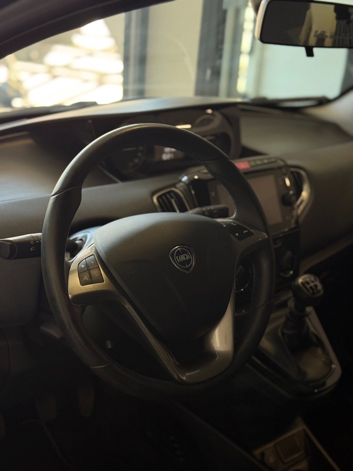 Lancia Ypsilon 1.2 69 CV 5 porte GPL Gold Plus (12)