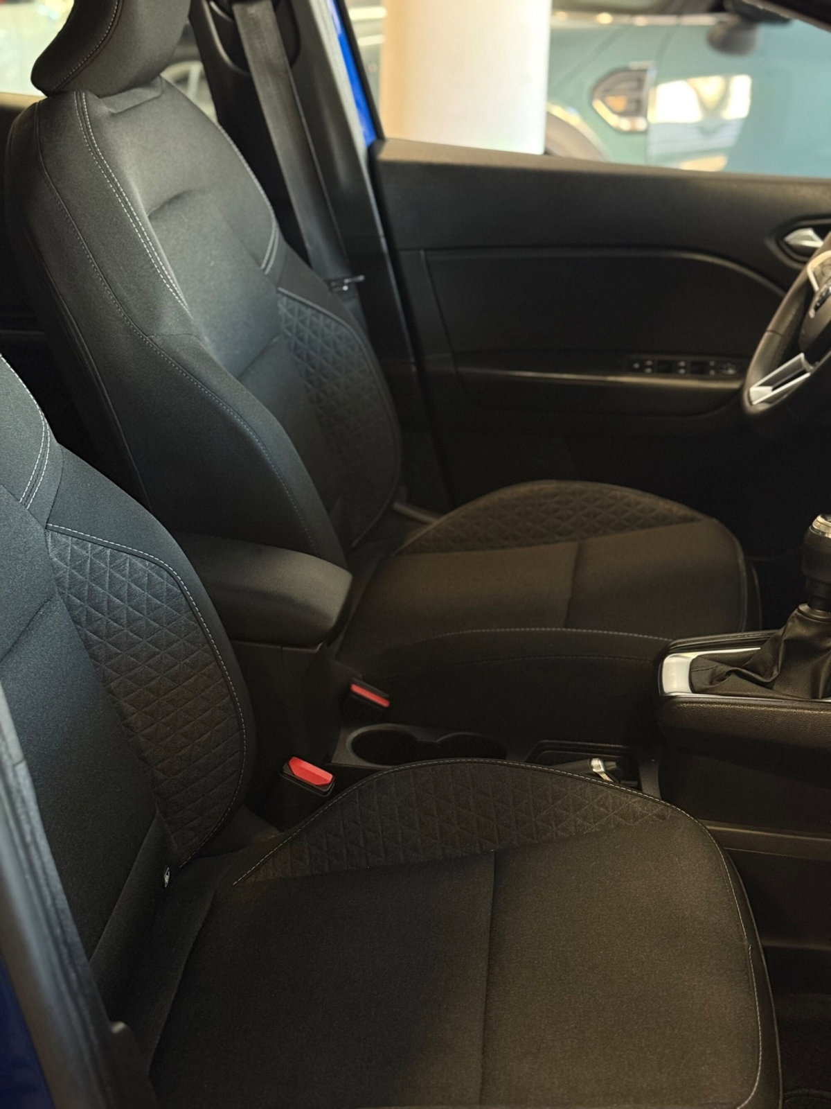 Renault Captur 1.0 eco-g Techno 100cv (12)