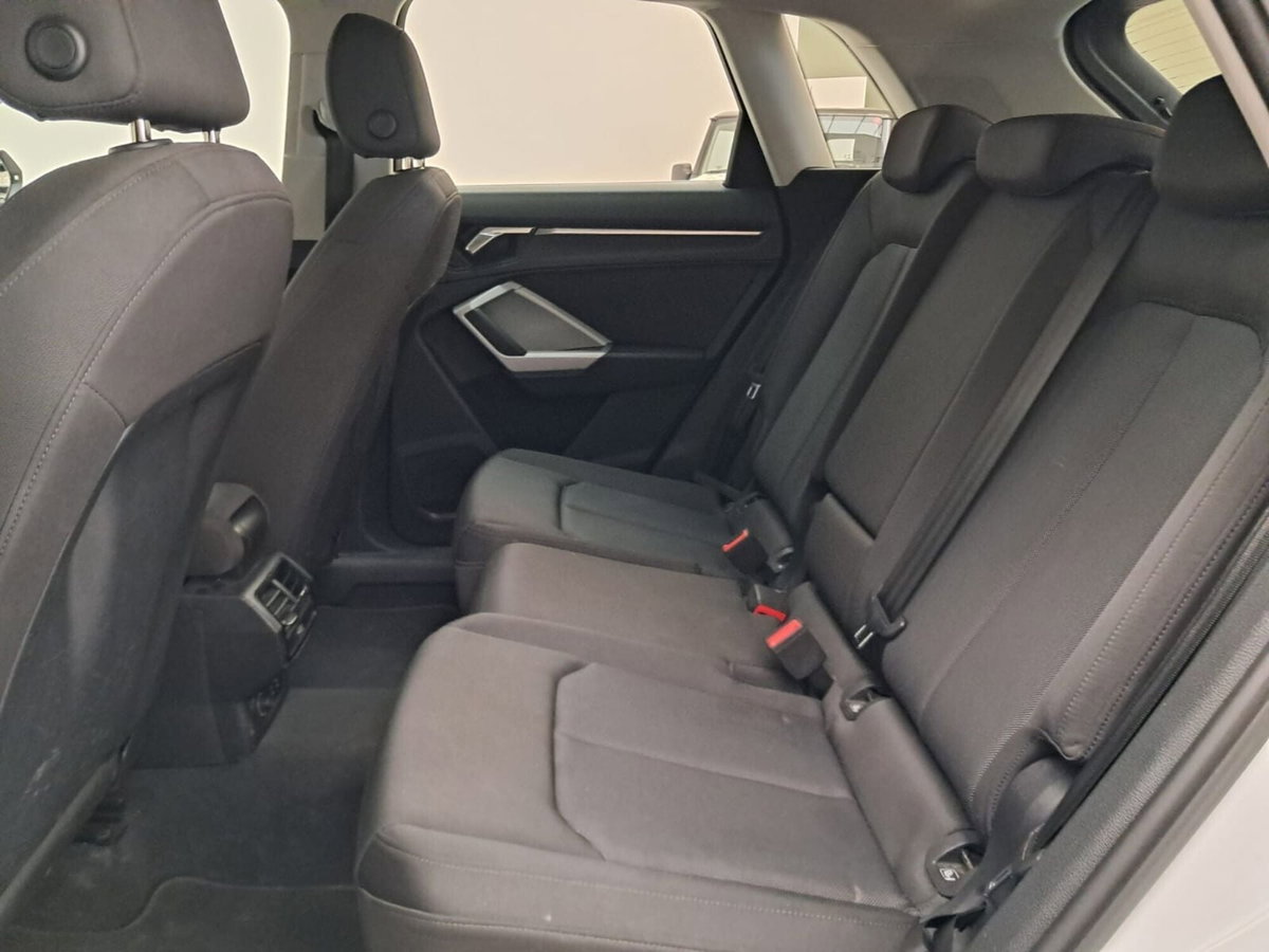 Audi Q3 35 TDI quattro S tronic Business (10)
