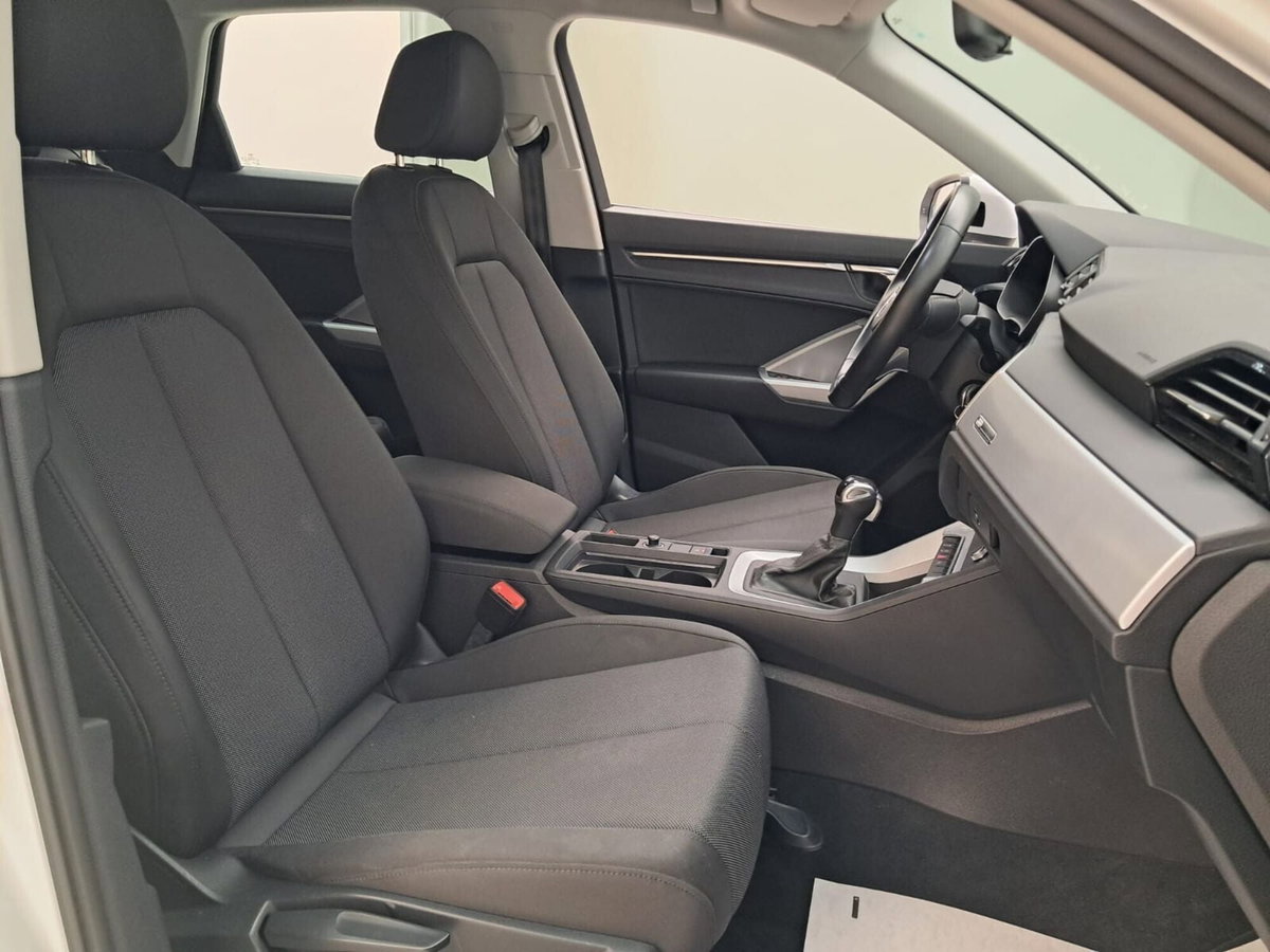 Audi Q3 35 TDI quattro S tronic Business (15)