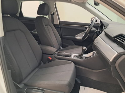 Audi Q3 35 TDI quattro S tronic Business (15)