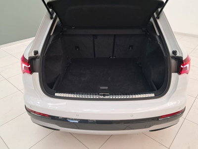 Audi Q3 35 TDI quattro S tronic Business (6)