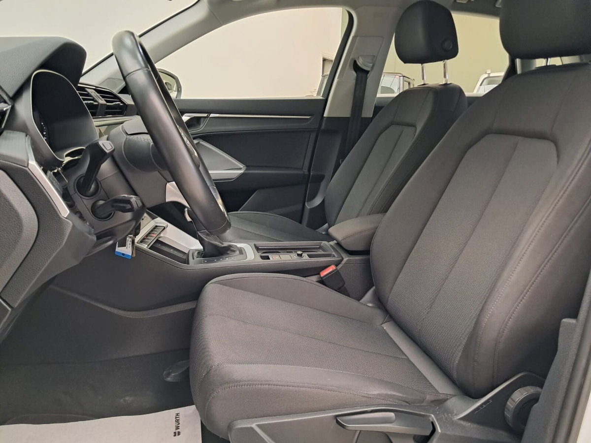 Audi Q3 35 TDI quattro S tronic Business (9)