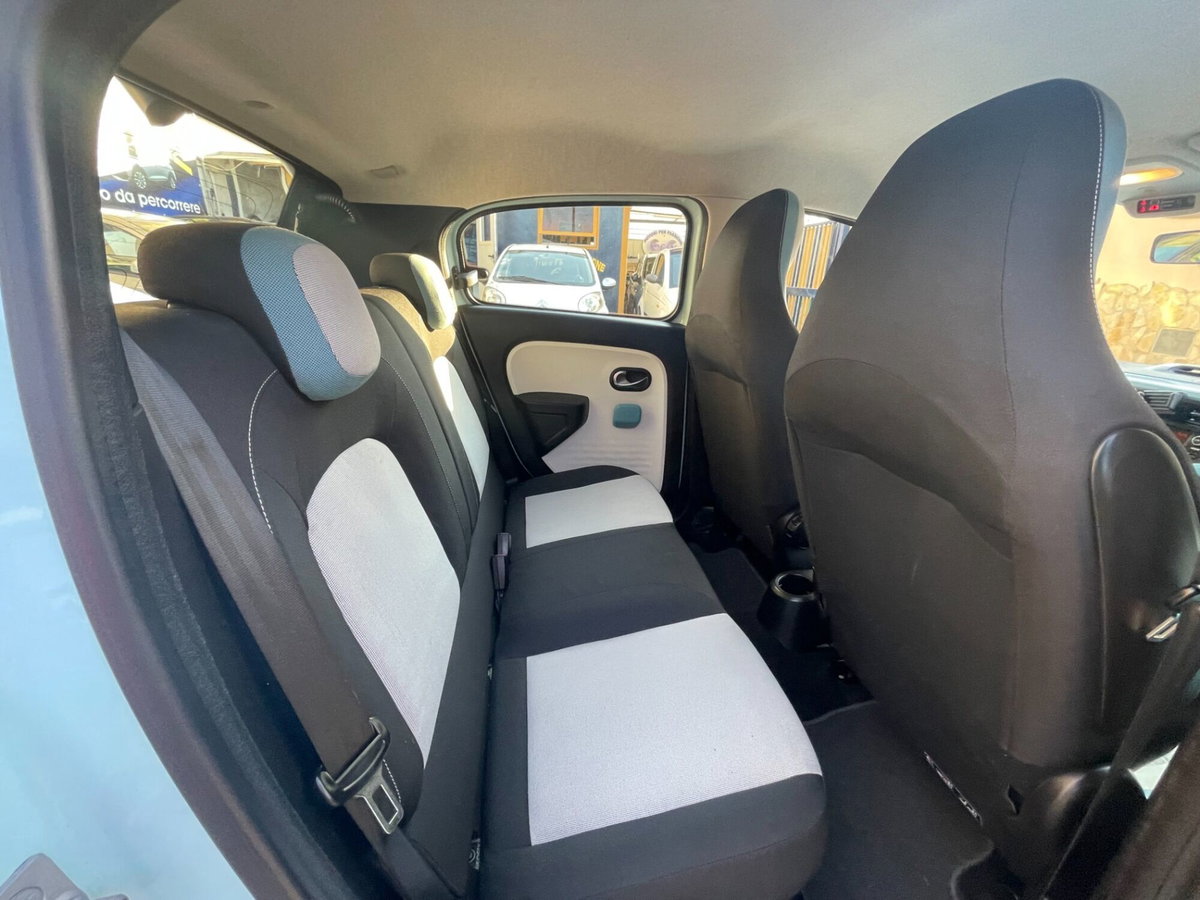 Renault Twingo 1.0 SCe Live (10)