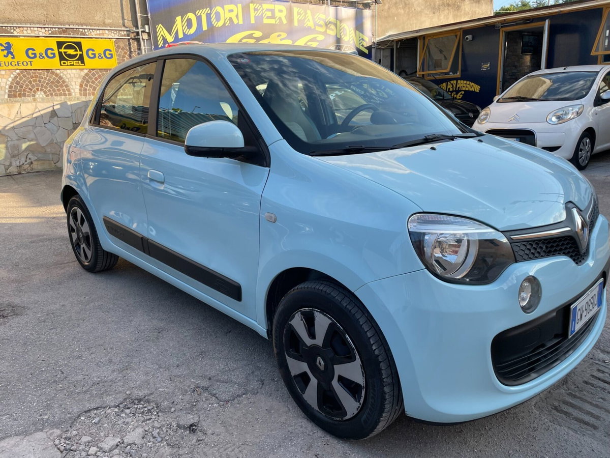 Renault Twingo 1.0 SCe Live (4)
