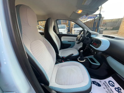 Renault Twingo 1.0 SCe Live (8)