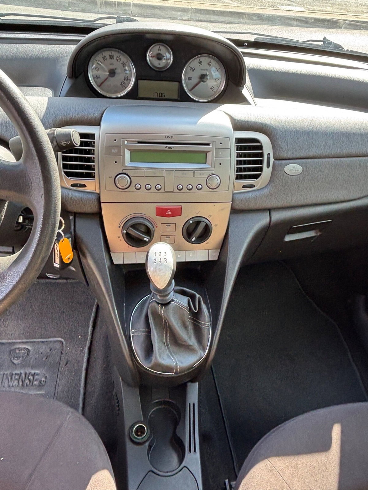 Lancia Ypsilon 1.2 Argento (14)