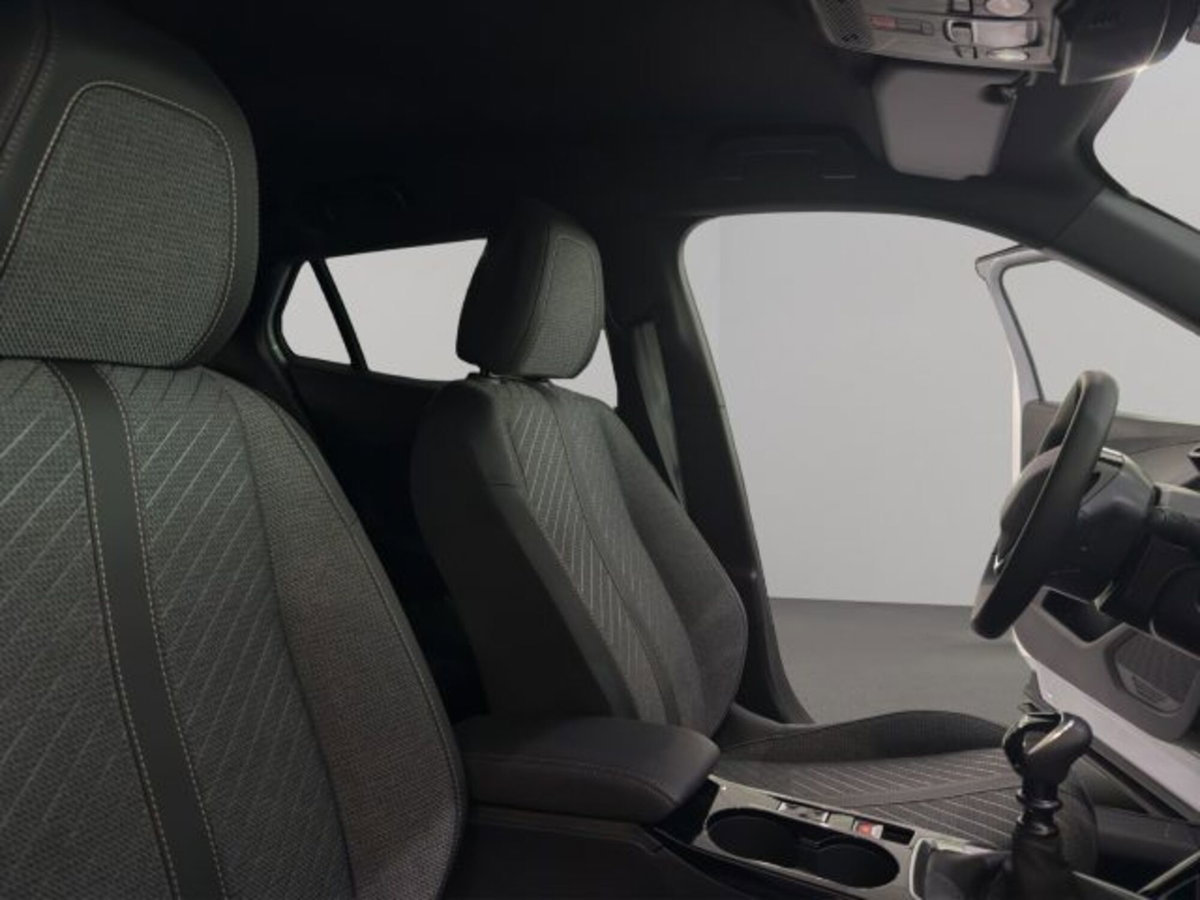 Peugeot 2008 PureTech 100 S&S Allure (18)