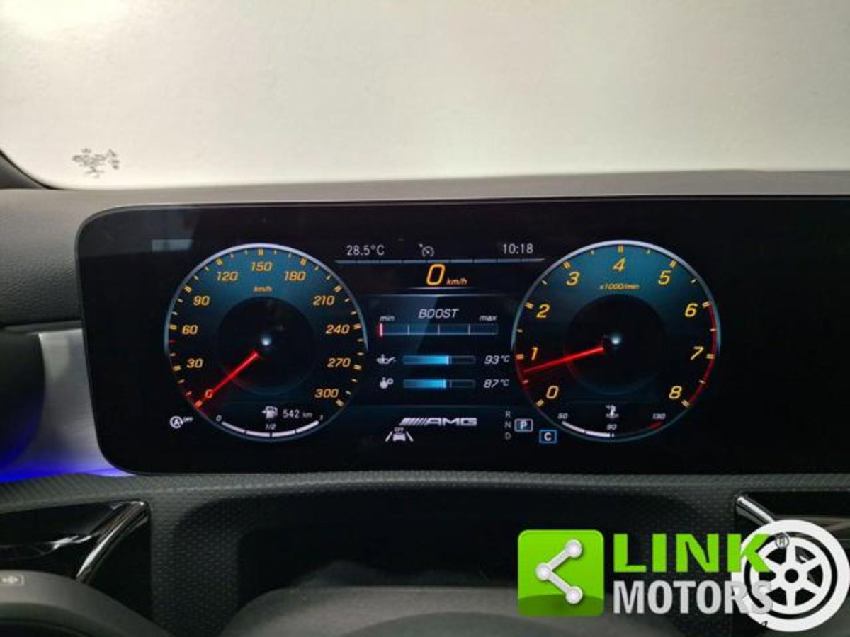 Mercedes-Benz Classe A Sedan 250 Automatic 4Matic 4p. Premium (6)