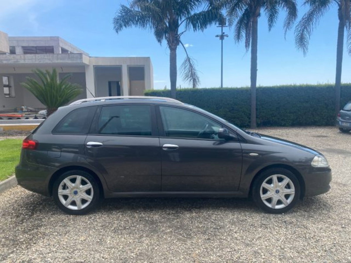 Fiat Croma 1.9 Multijet 16V Emotion (13)